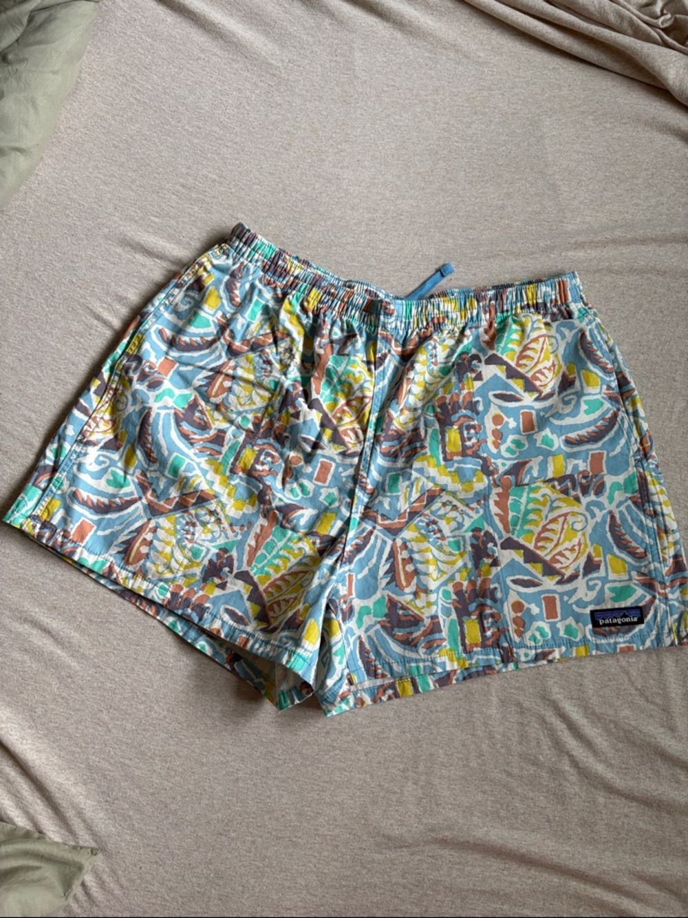 Patagonia Funhoggers™ Shorts thriving planet lago blue size Large
